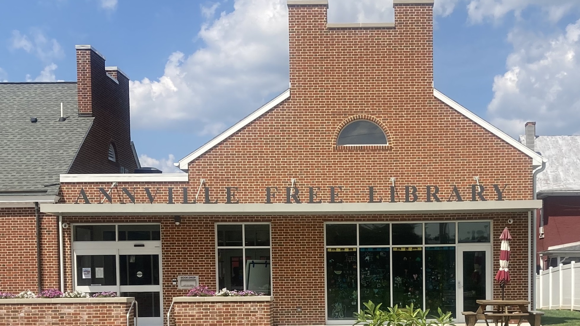 Front view of the Annville Free Library building